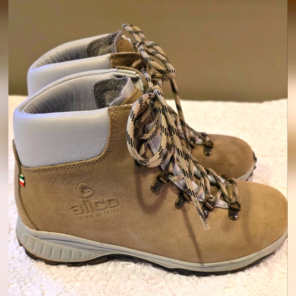Taupe Lace-Up Women's Hiking Boots